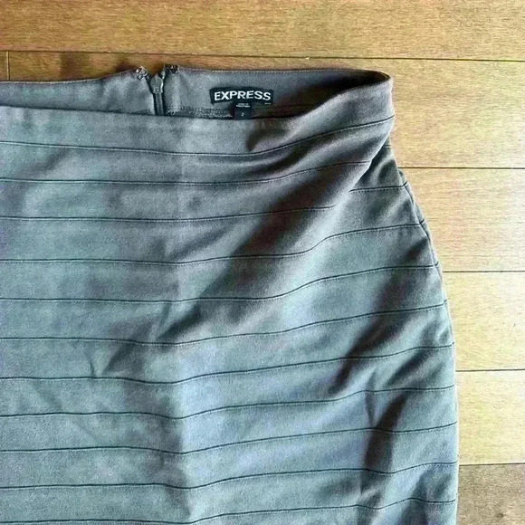 Express | Bandeau skirt olive green  size 2 (fits larger) - Picture 3 of 4